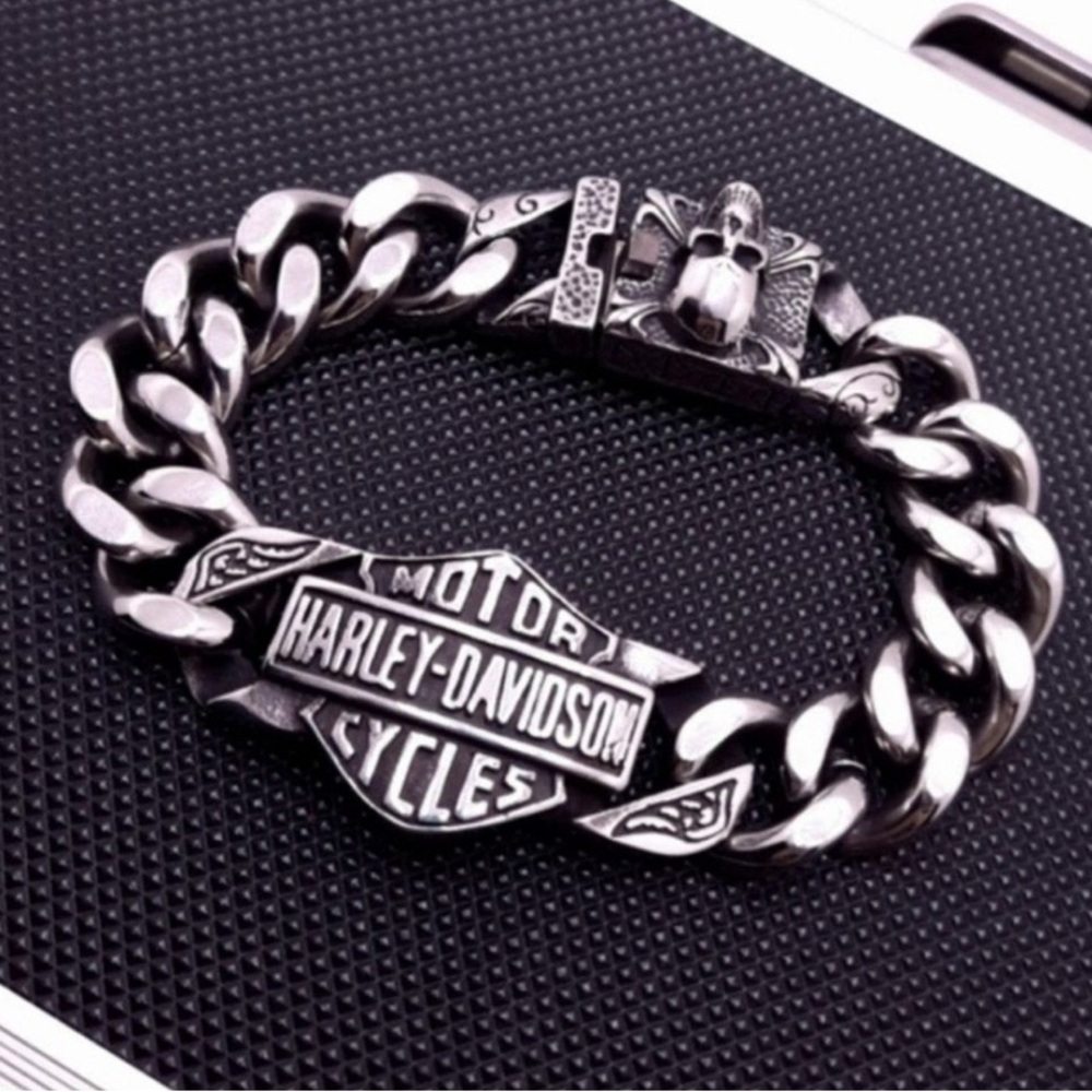 - Men's Heavy Stainless Biker Bar & Shield Curb Chain Bracelet - Picture 2 of 13